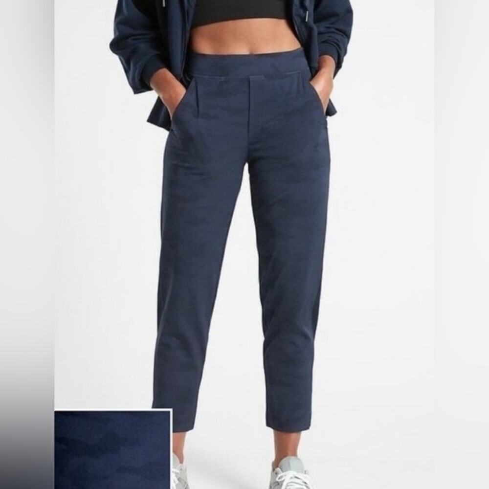 Athleta Brooklyn Pull-On Pants Joggers with Zipper Blue Camo Print Size 10
